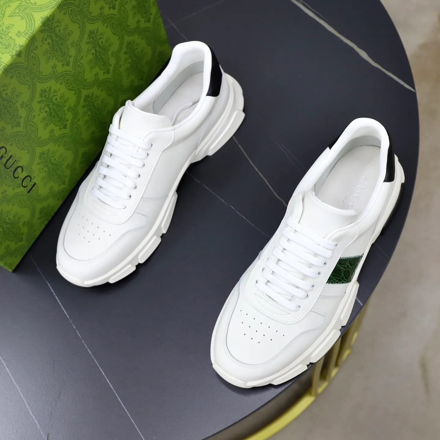 Ex-factory price: 540💰💰🙅‍♂️🙅‍♂️🙅‍♂️ Brand: GUCCI Standard code: 38-44 (45 customized) Grade: Same as the official website Material: Cowhide stitching Comfortable and breathable sheepskin lining Lightweight and wear-resistant sports outsole Style category: Men's fashionable casual shoes Running sports shoes Distinguished luxury brand elements Top luxury color: actual picture color